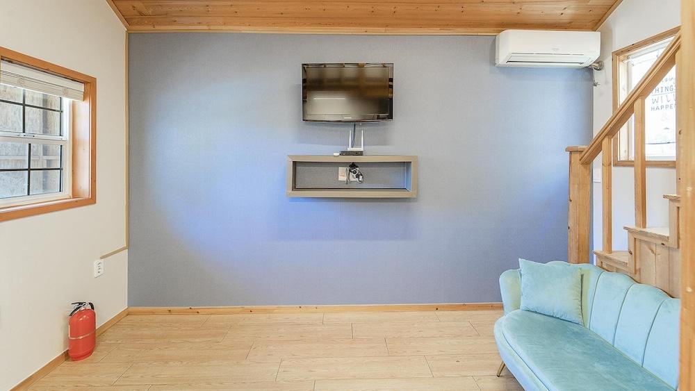 Gapyeong Areummaru Pension