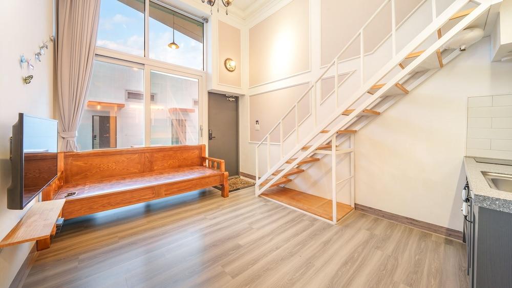 Yeosu Yegreena Spa Pension