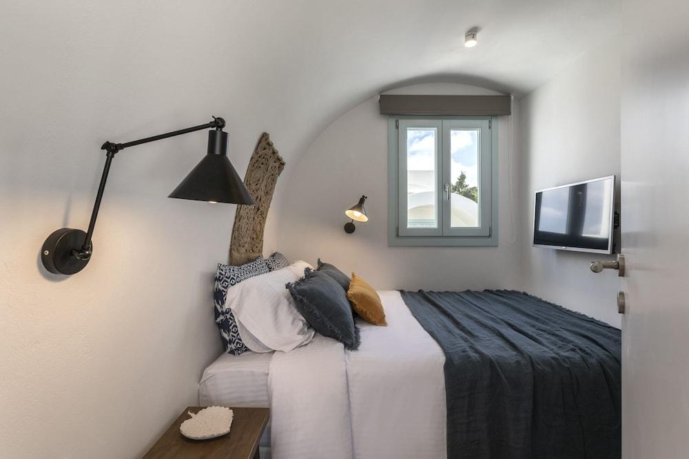 Santo Bloom Luxury Villas