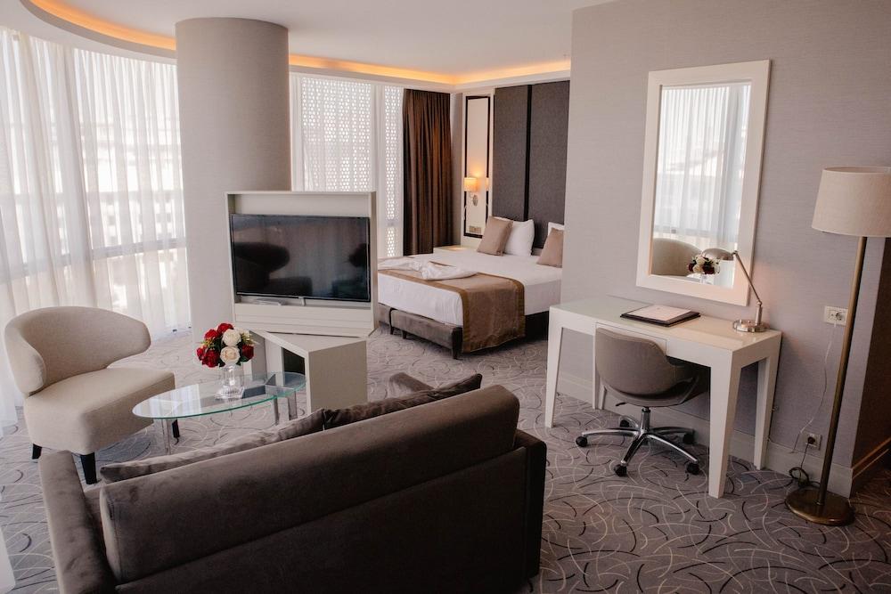 The Conforium Hotel Van