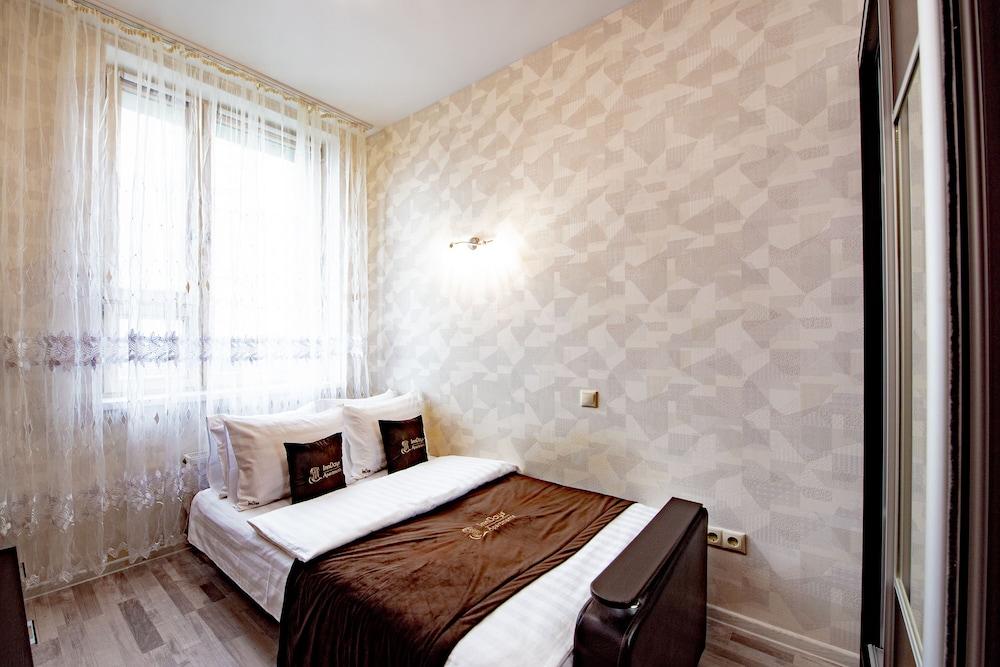 Inndays on Butlerova