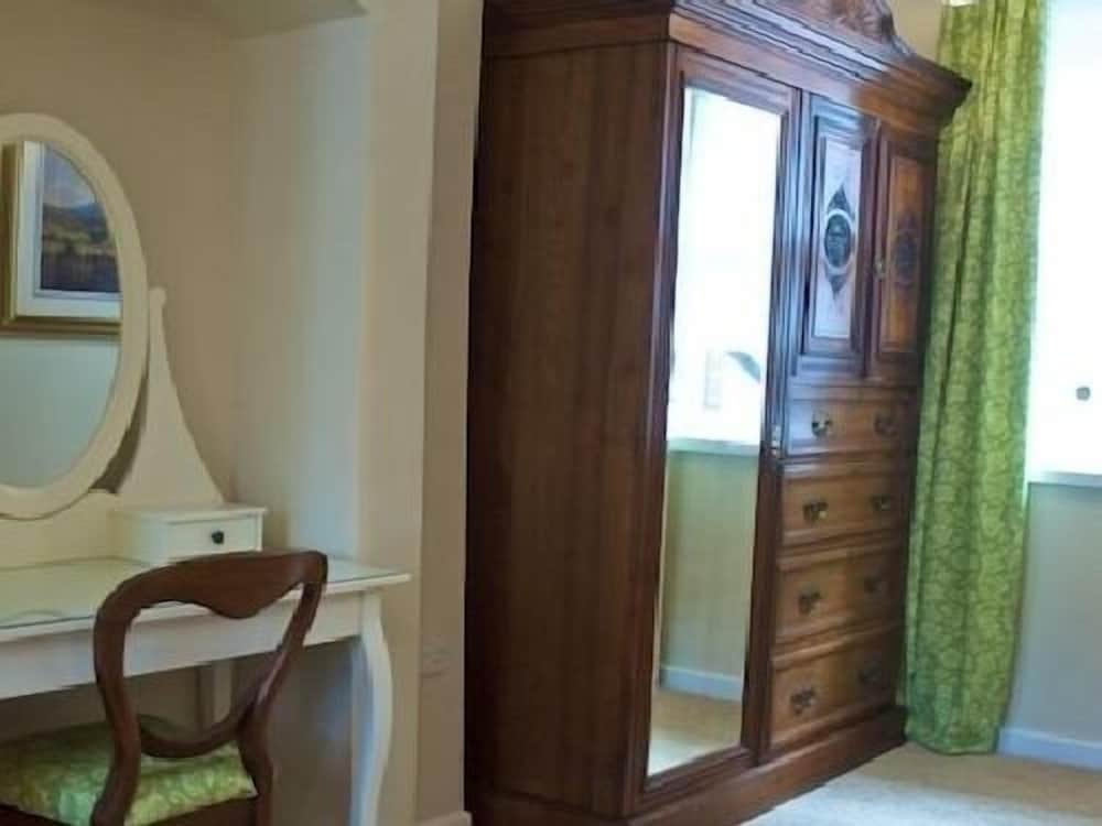 Ashbury Bed and Breakfast