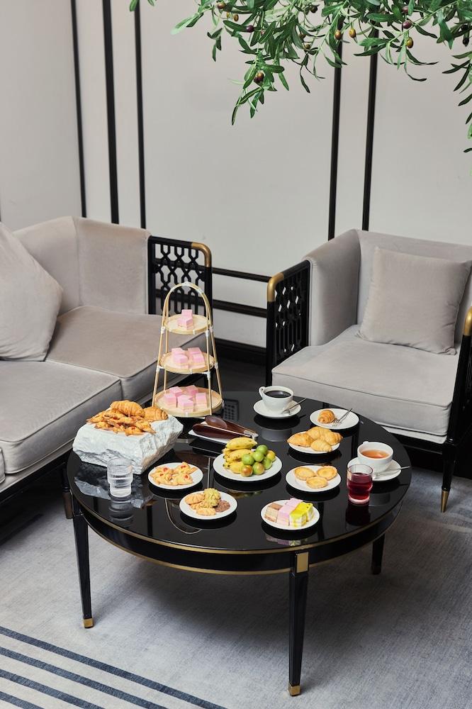 Central Park Saigon Hotel