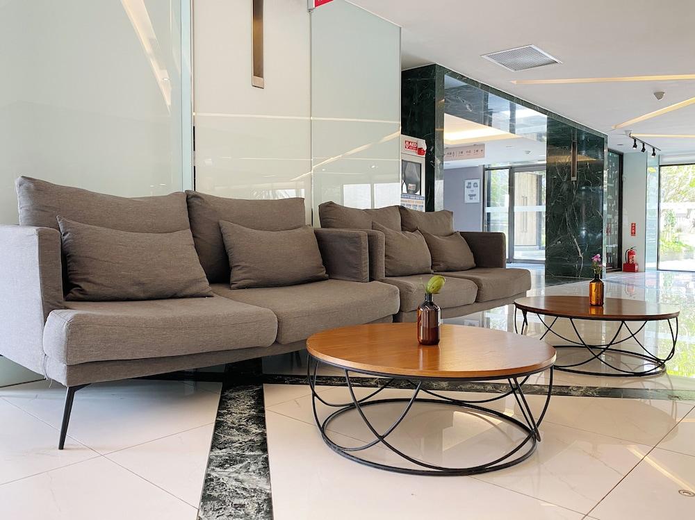 CHECK inn SELECT Hualien LinSen