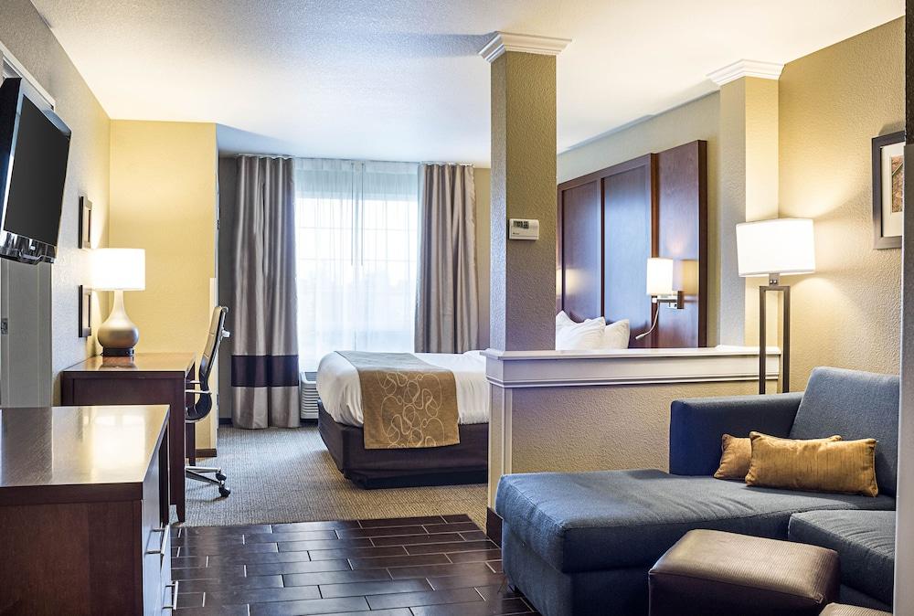 Comfort Suites Minot South