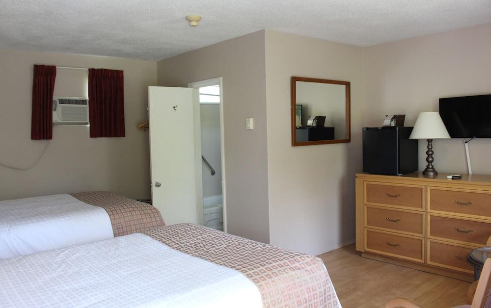 Colonial Resort-1000 Islands