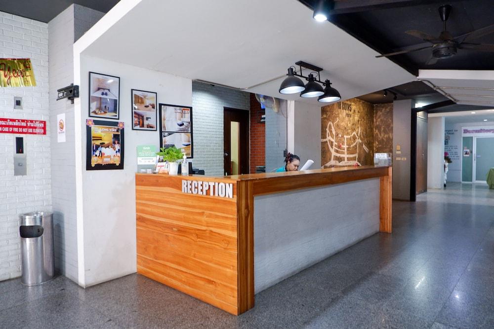 18 Coins Budget Hotel