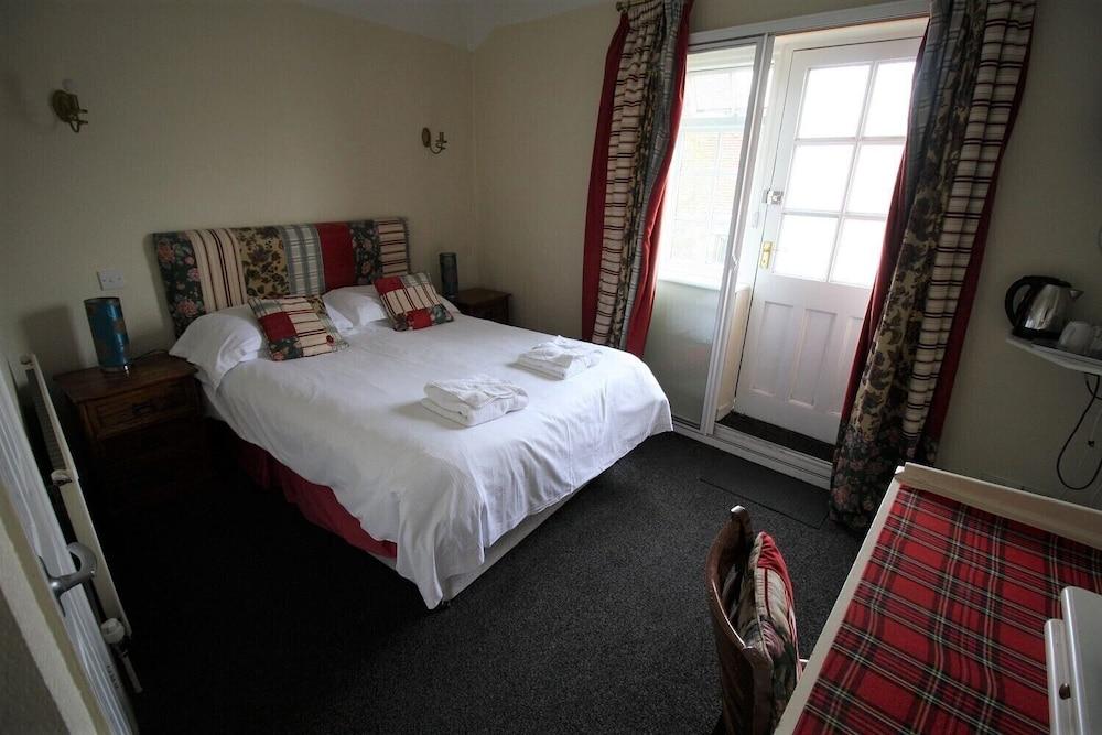 The White Hart Arkells Pub Group