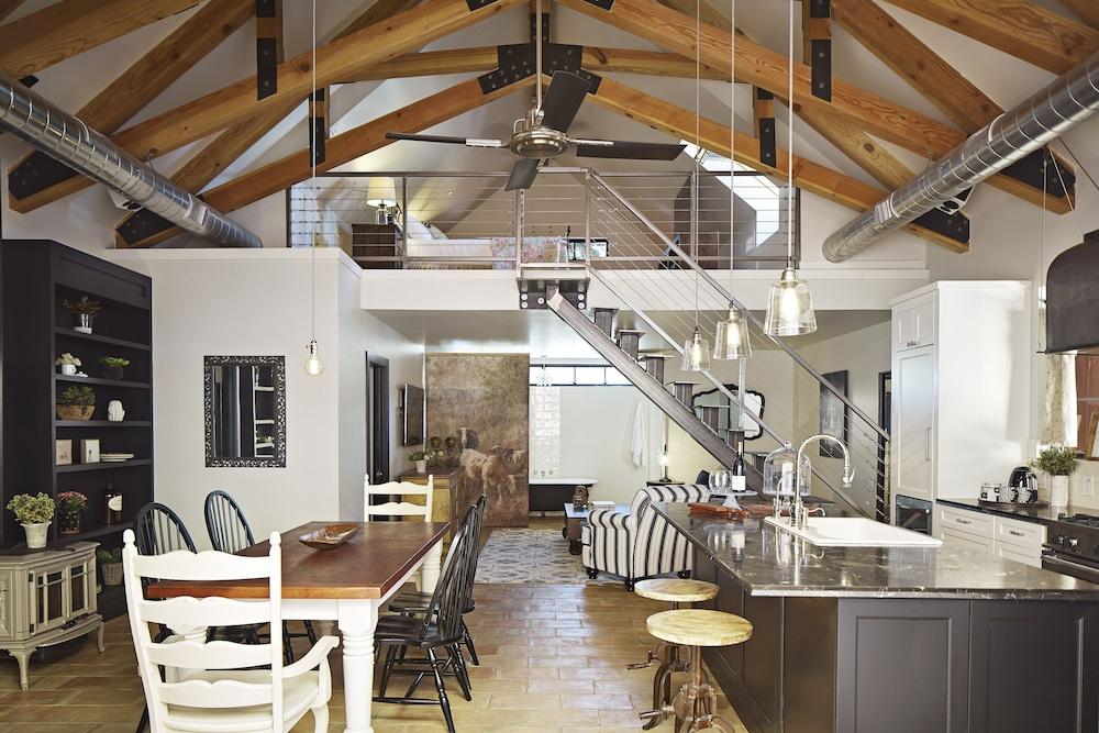 Bespoke Inn Scottsdale