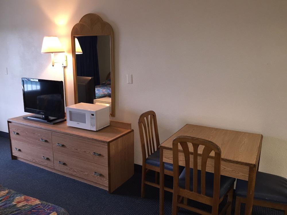 Bermuda Sands on the Boardwalk