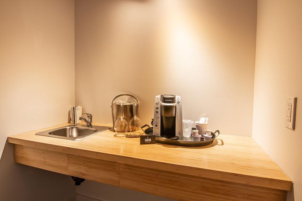 Comme Chez Soi Restaurant & Auberge