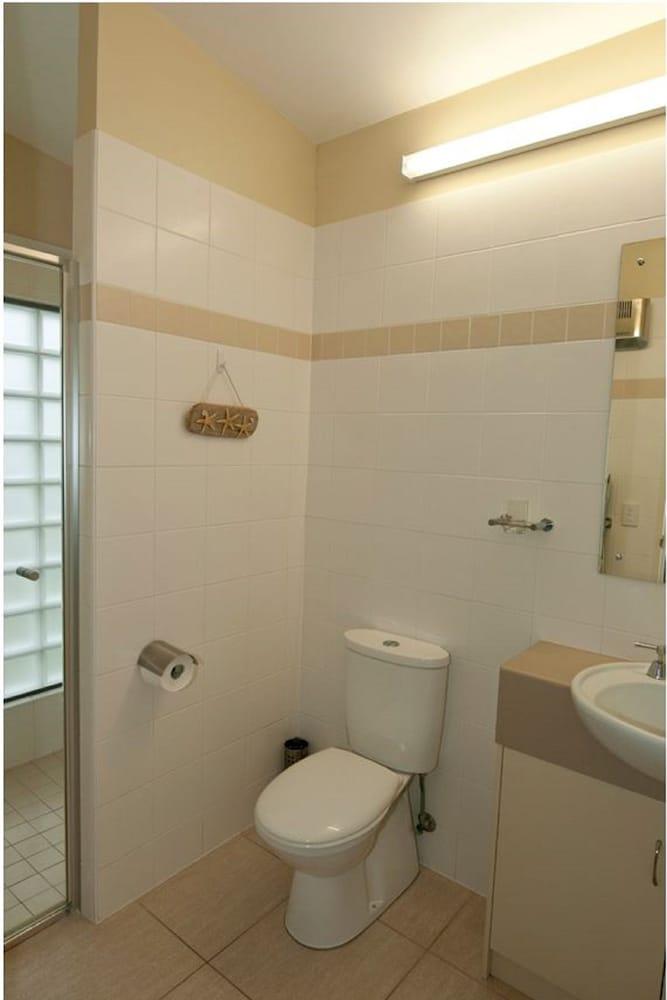 The Rookery at Christmas Cove