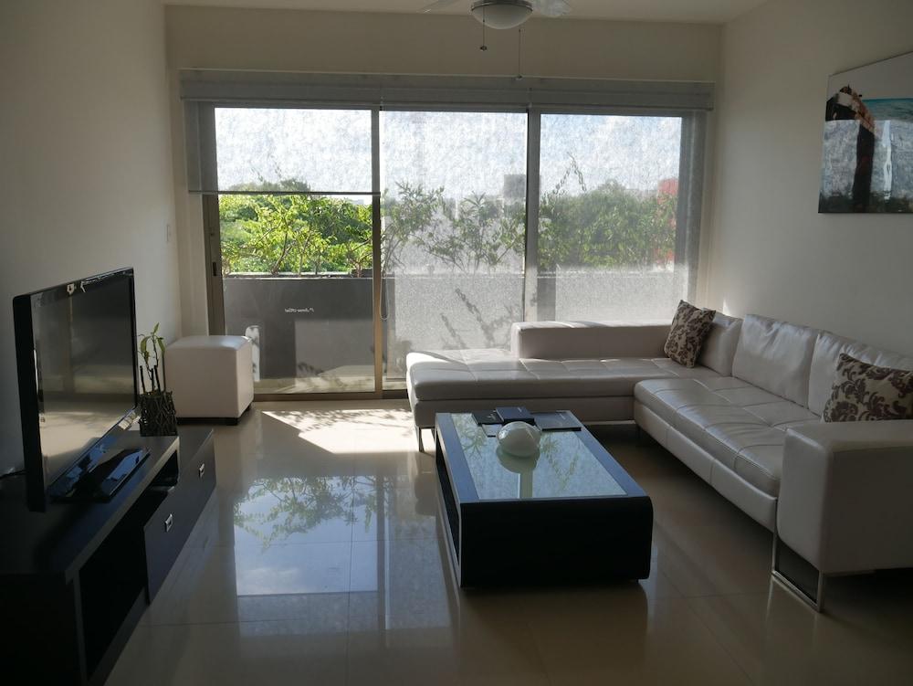 The 5th Avenue Hotel