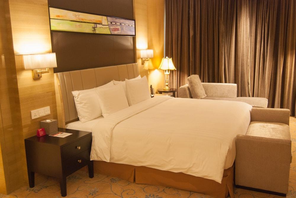 Crowne Plaza Shanghai Noah Square by IHG