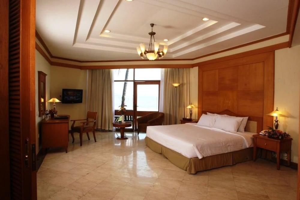 Makassar Golden Hotel