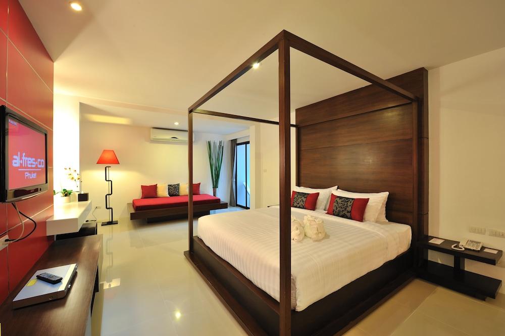 Alfresco Phuket Hotel