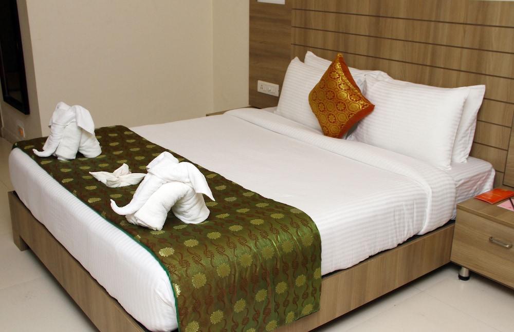 Vinayaga by Poppys  Kumbakonam