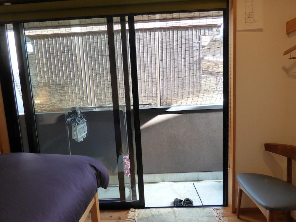 Guesthouse Hyakumanben Cross