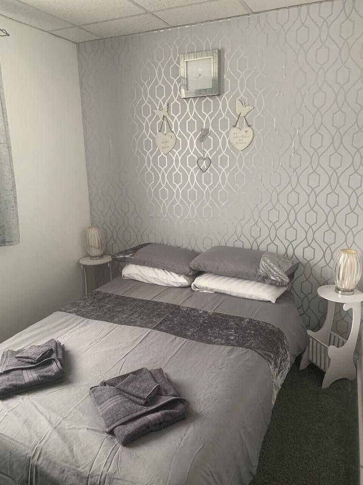 The Butterfly Hotel - Group Weekends