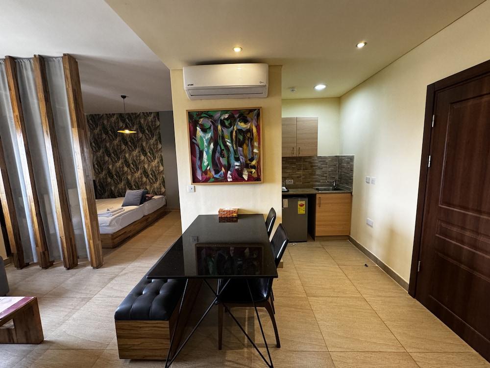 Roots Hotel Apartment