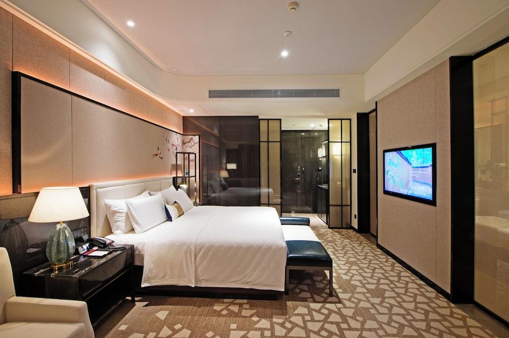 Rainbird International Hotel