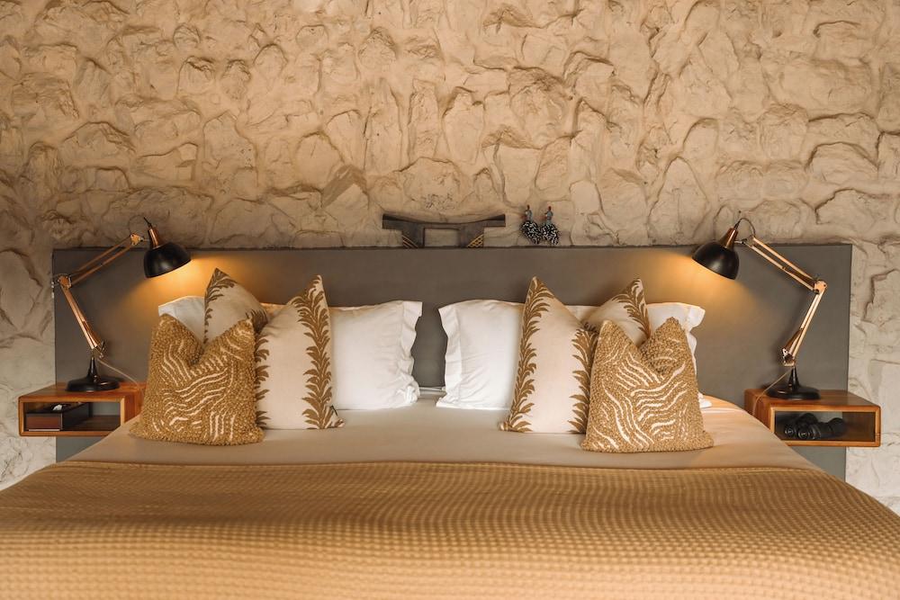 Leopard Mountain Safari Lodge