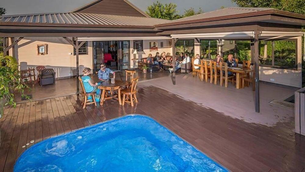 7 Cascades Restaurant Bar & Lodges