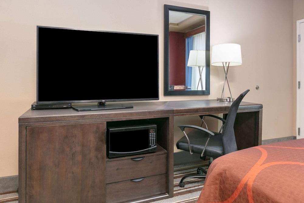 Super 8 by Wyndham Karnes City