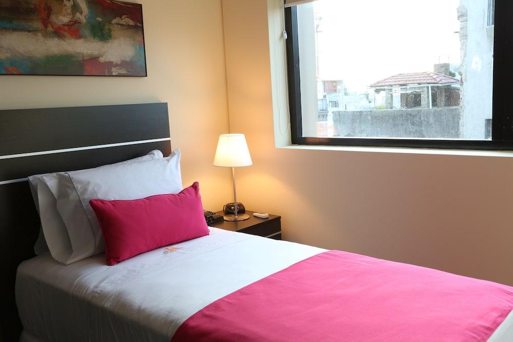 Puerto Mercado Hotel