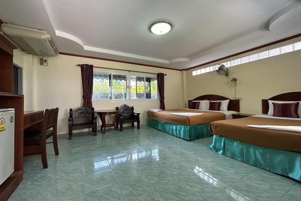 Me Mee Place & Tour Krabi