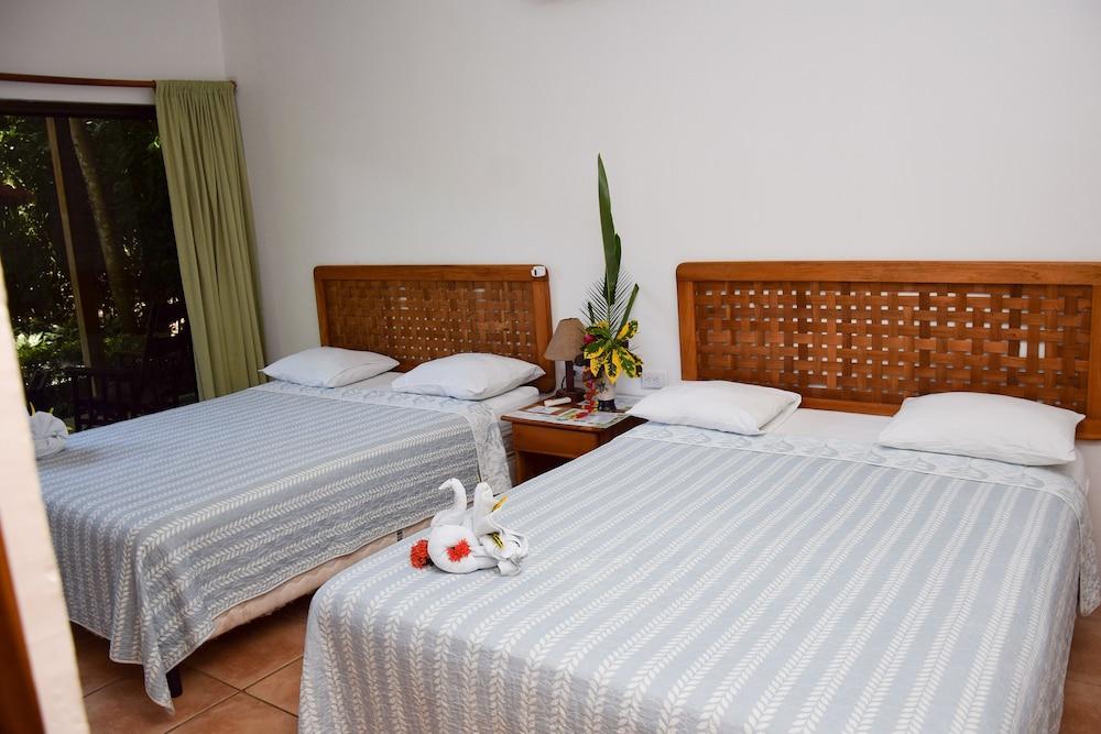 Agua Dulce On The Beach