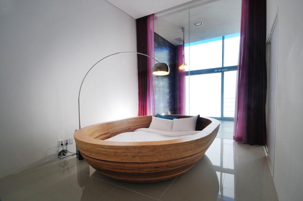 Haslla Art World Museum Hotel