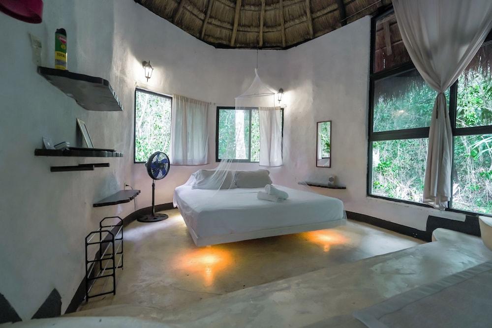 Jolie Jungle Eco Hotel