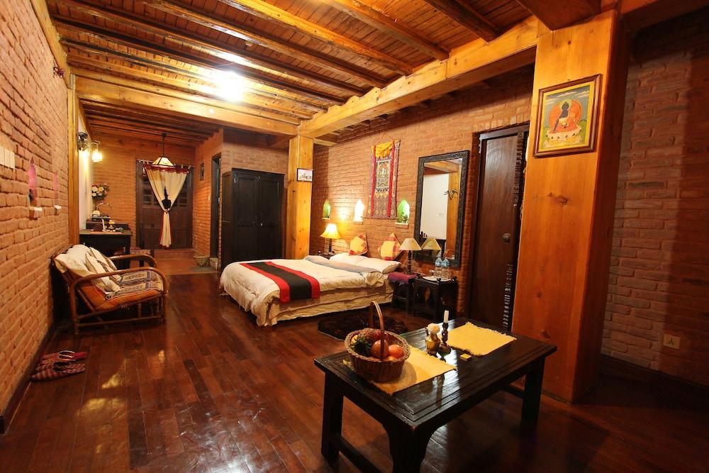 World Heritage Hotel & Aparments