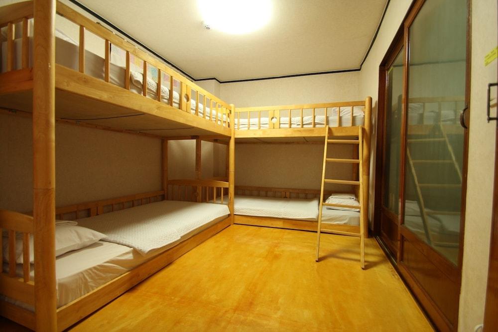 iCOS Guesthouse 1 for Female - Hostel