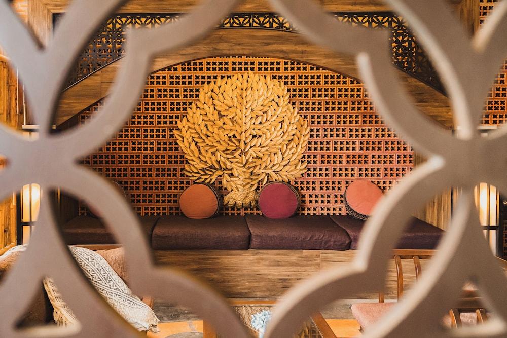 THEE Kashatharn by TH District