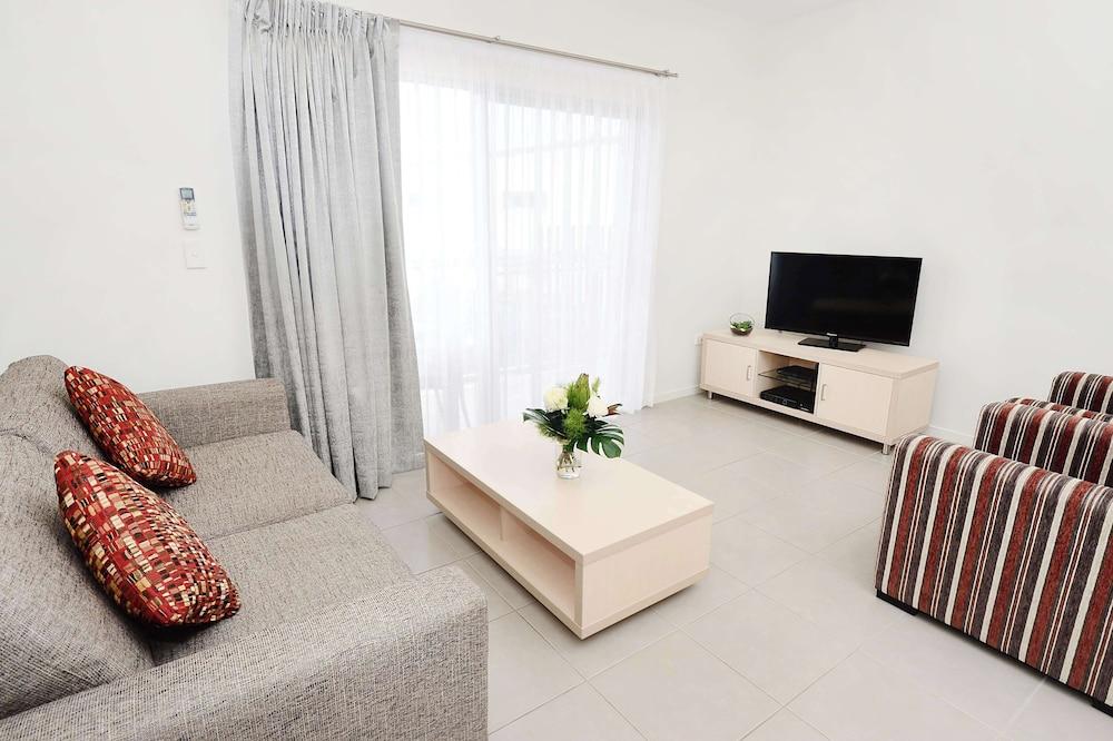 Oaks Middlemount Suites