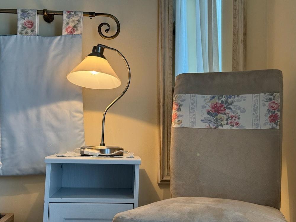 Eremes Rooms & Apartments