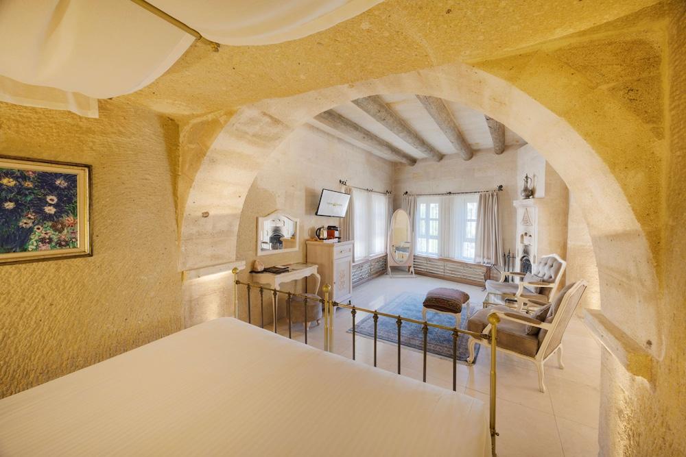 Tafoni Houses Cave Hotel