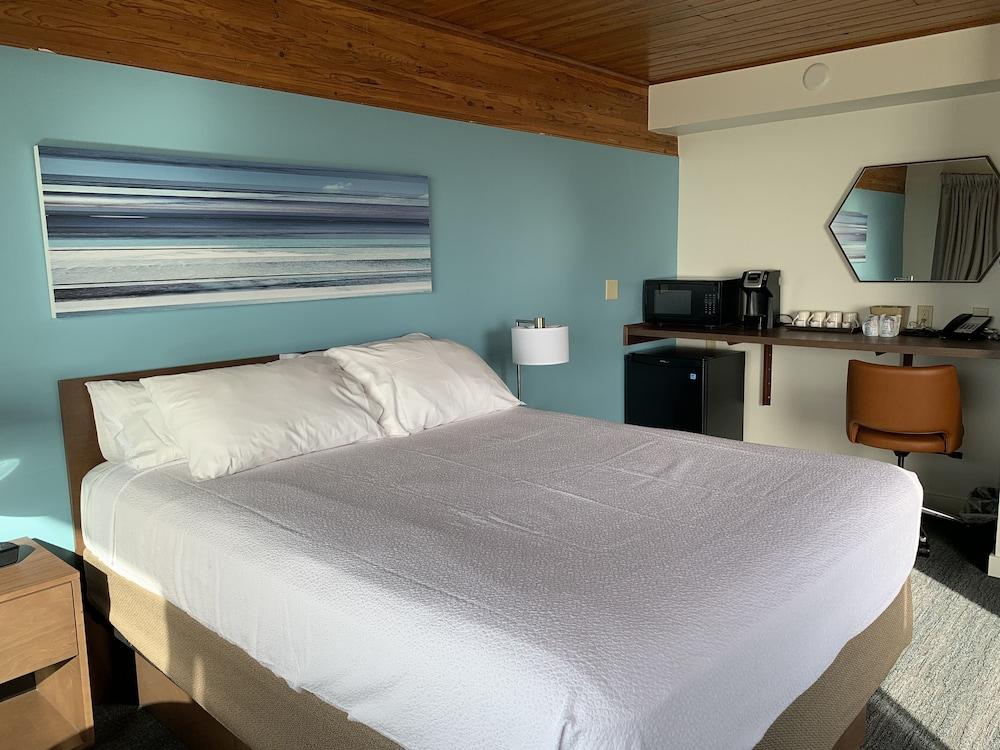 The Ocean Front at Seaside