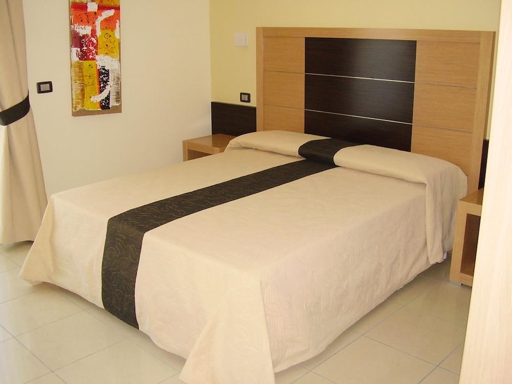 Ticho's Greenblu Hotel