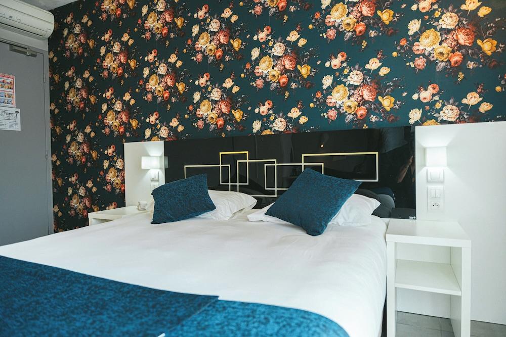 Hôtel Holidays & Work