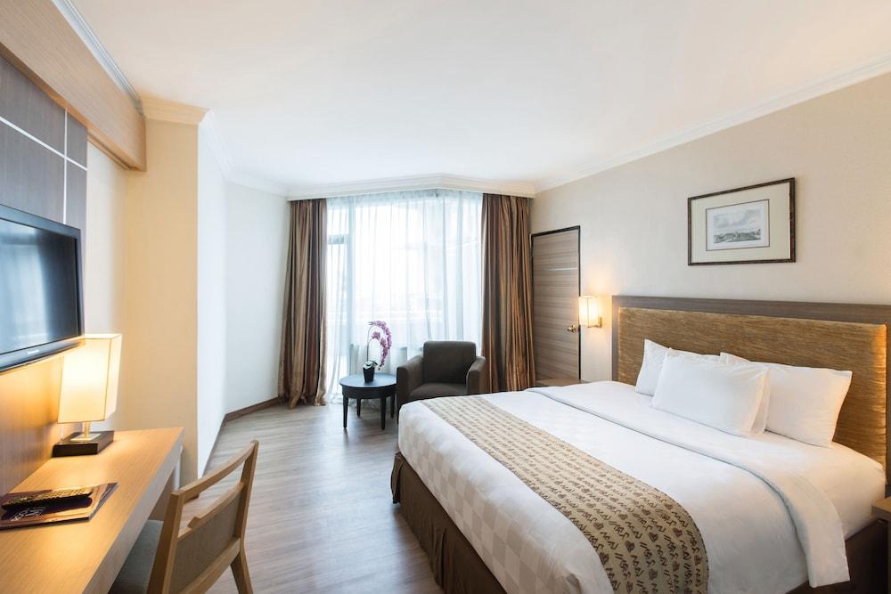 Almadera Hotel Makassar