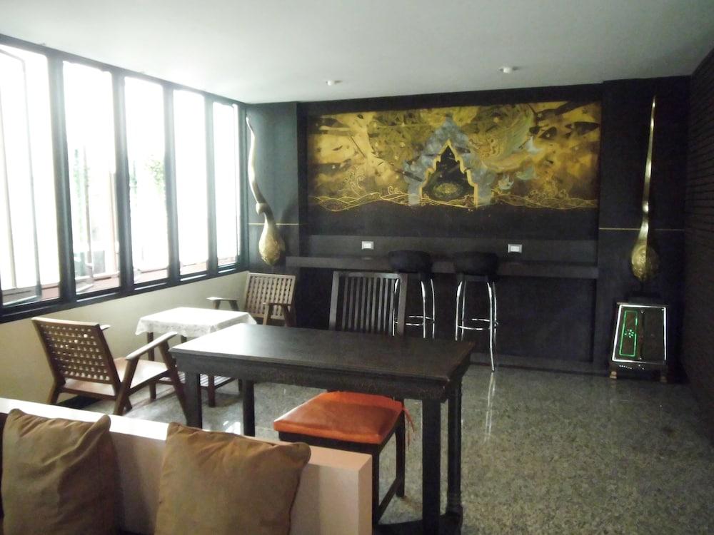 Baan Chalelarn Hotel