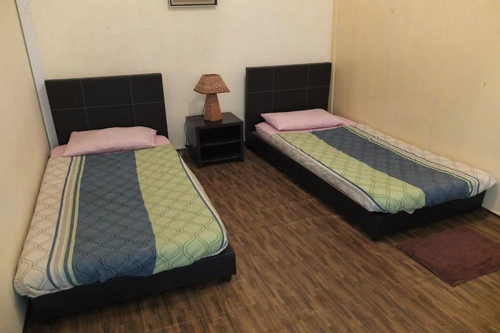 Muntri House - Hostel