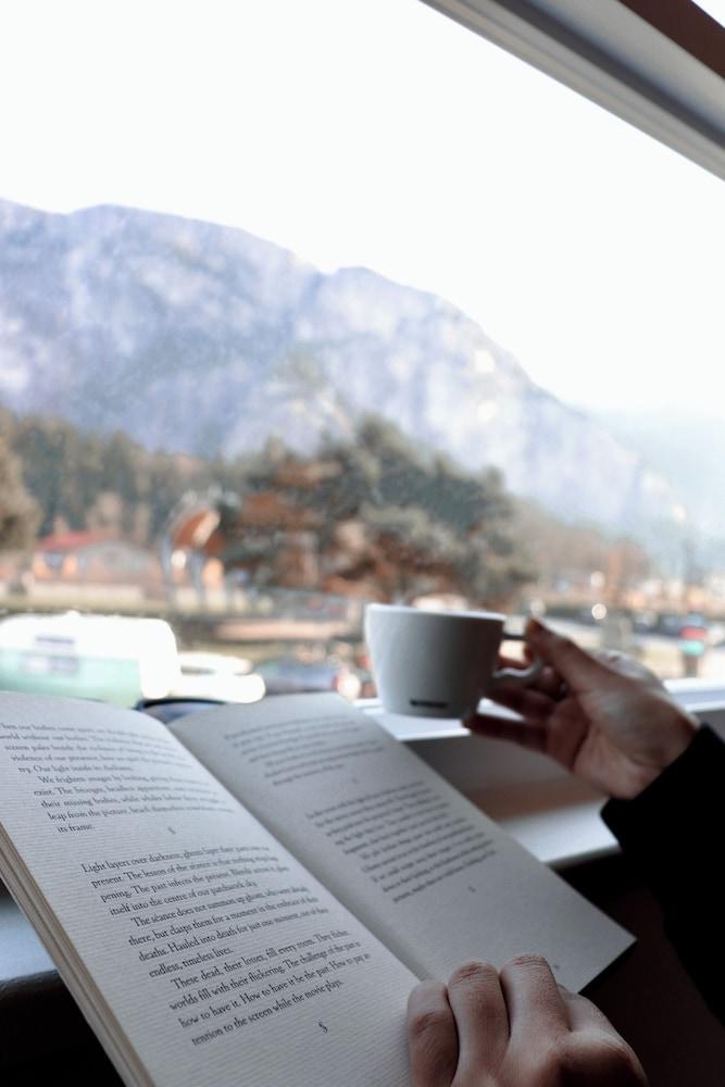 August Jack Motor Inn