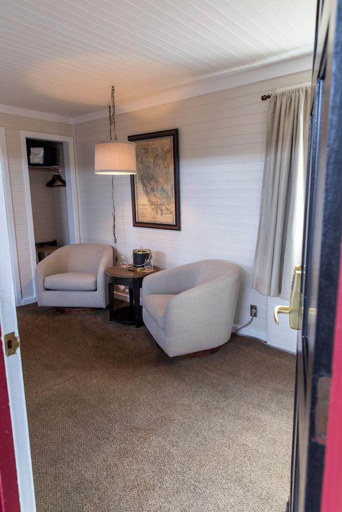 Napa Valley Railway Inn