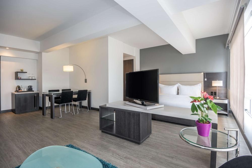 NH Bogotá Urban 26 Royal