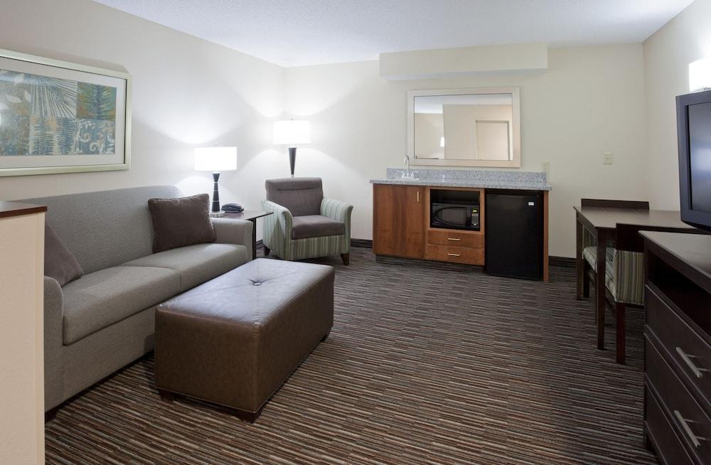 Holiday Inn Express & Suites Willmar by IHG