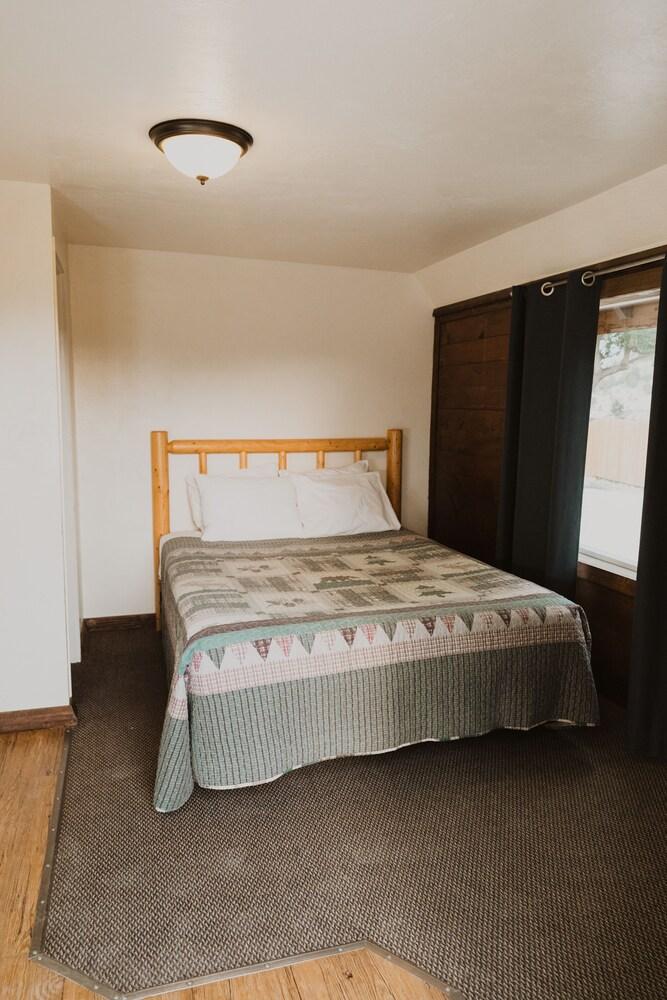 Bryce Pioneer Village